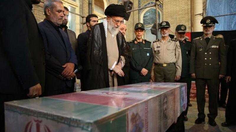 رہبر انقلاب اسلامی کی  شہید حُججی کے جنازے پر حاضری  