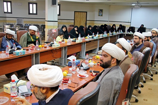 برگزاری دوره بصیرت افزایی سیاسی مدیران مدارس علمیه برادر و خواهر فارس+عکس