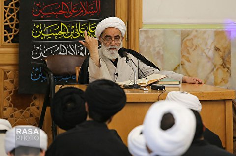 طلاب سرزمین قم پر اپنی موجودگی کو غنیمت جانیں اور بخوبی استفادہ کریں