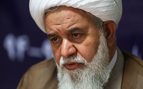 مومن دنیا کی وجہ سے آخرت سےغافل نہیں ہوتا
