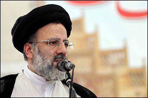 ہر شخص صرف خداوند عالم کی عنایات کا محتاج ہے