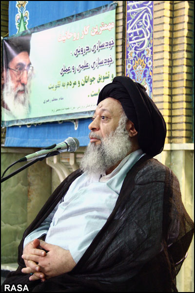 آيت الله موسوي جزايري نماينده ولي فقيه در خوزستان و امام جمعه اهواز