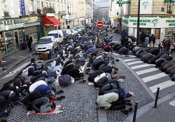 نماز در خيابانهاي فرانسه