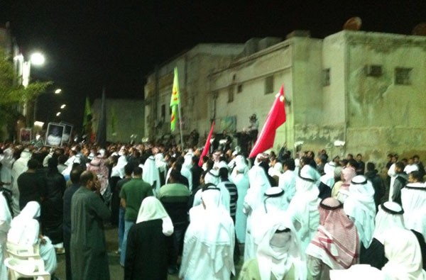 مراسم تشييع شهداي شيعه در قطيف عربستان