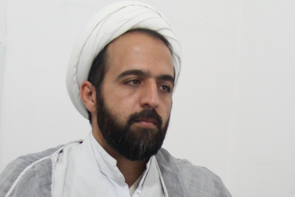 حجت الاسلام محمد احمدي مسئول اداره آموزش کارکنان حوزه‌هاي علميه خواهران
