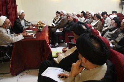 نشست مشترک ائمه جمعه استان تهران و مسؤولان حوزههاي خواهران
