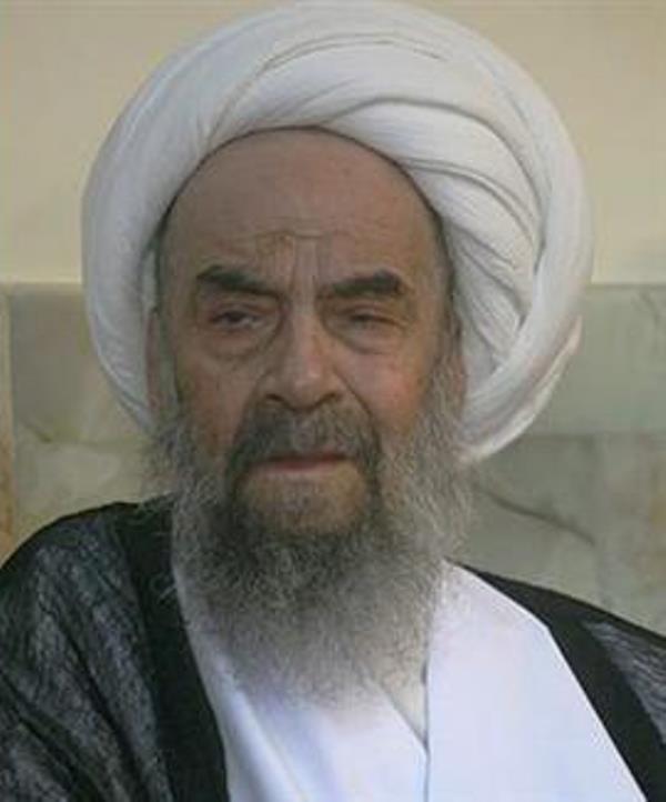 مرحوم عسگر اولادی اخلاق و آداب اسلامی را بر مسائل سیاسی مقدم می‌داشت