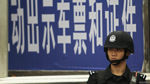 تحقيقات پليس چين در مورد حمله افراد چاقو به دست در ايستگاه گوانگ‌ژو آغاز شده است