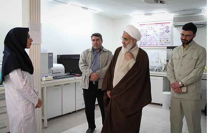 نماينده ولي فقيه در قزوين در بازديد از مرکز درمان ناباروري جهاد دانشگاهي قزوين