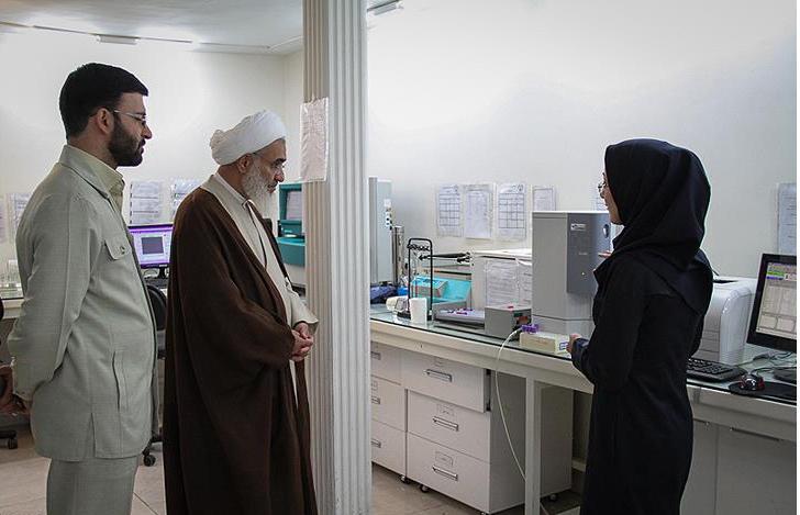 نماينده ولي فقيه در قزوين در بازديد از مرکز درمان ناباروري جهاد دانشگاهي قزوين