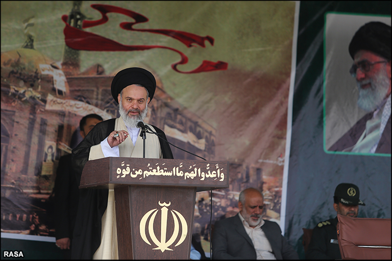 صبحگاه مشترک نيروهاي مسلح استان قم
