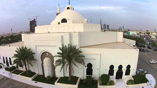 مسجد پادشاه خالد بن عبدالعزيز آل‎سعود را در منطقه ام الحصم واقع در جنوب منامه پايتخت بحرين