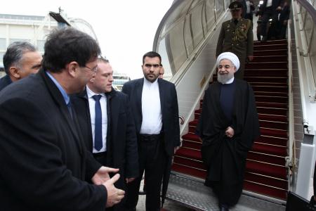 روحاني در فرودگاه پاريس