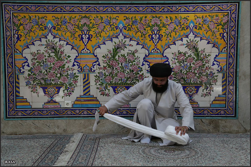  عمامه گذاری طلاب دانشگاه علوم اسلامی رضوی به دست آیت الله علم الهدی در مشهد