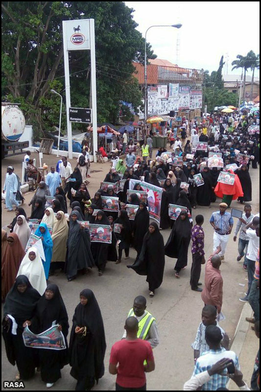 نیجیریہ کے شہر کادونا میں شیخ زکزاکی کی حمایت میں مظاہرہ