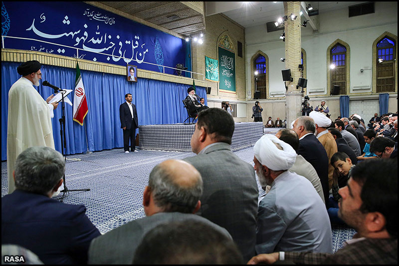 قائد انقلاب اسلامی کے ساتھ منا کے شہیدا کے اہل خانہ کی ملاقات