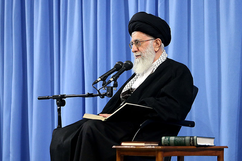 قائد انقلاب اسلامی فقہ کا درس خارج بیان کرتے ہوئے