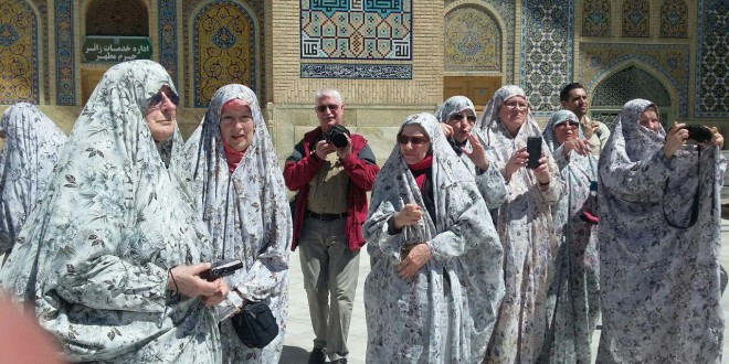 گردشگران خارجی در حرم حضرت معصومه(س)