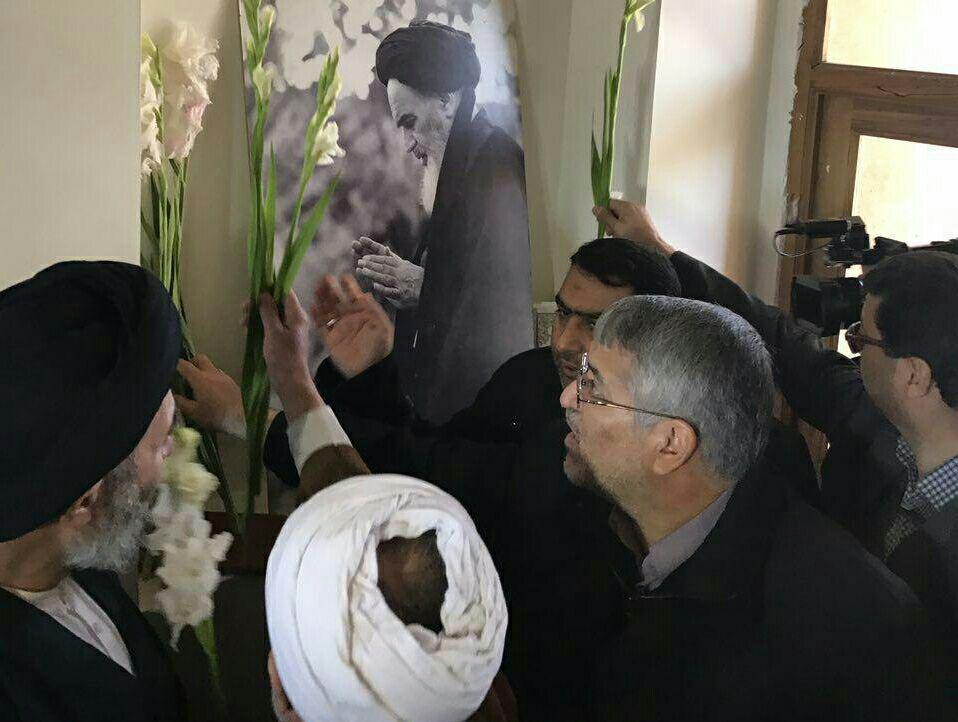 بیت تاریخی بنیانگذار انقلاب اسلامی در خمین گلباران شد