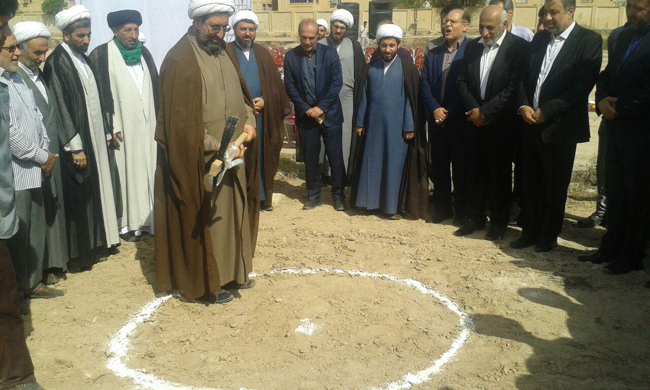 کلنگ زنی فاز نخست پروژه ۲۳۰ واحدی پردیس اهواز 