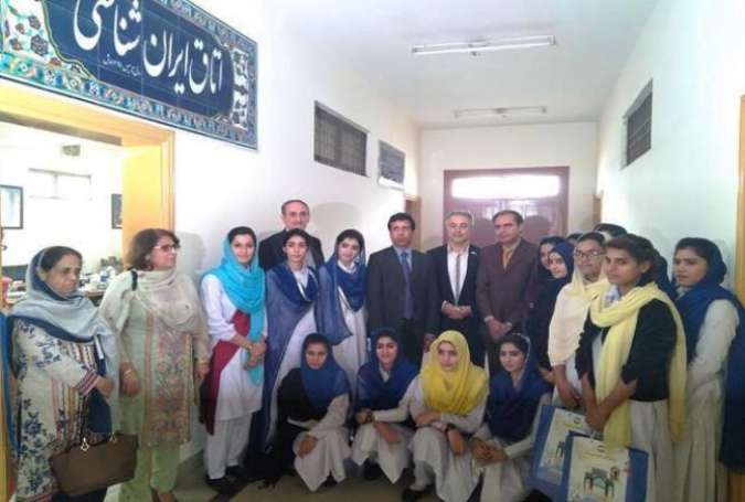 گرلز کالج مناواں لاہور میں مرکز ایران شناسی
