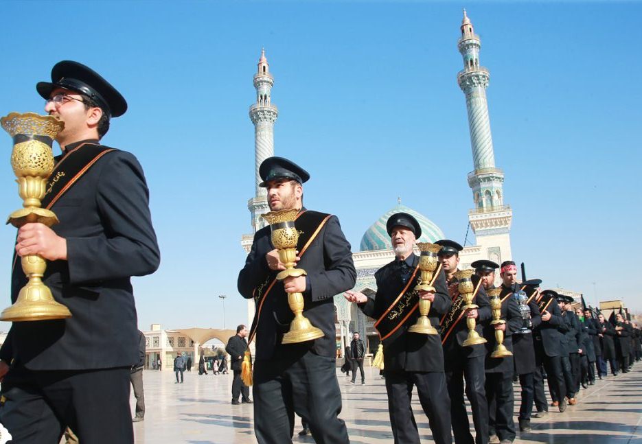 حرکت دسته عزاداری خادمان حرم حضرت معصومه در سالروز شهادت امام کاظم 