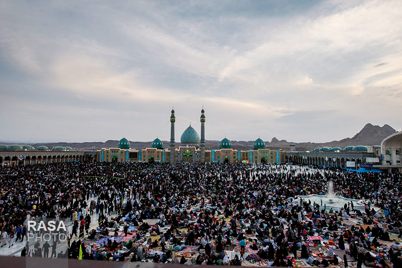 جشن نیمه شعبان در مسجد مقدس جمکران