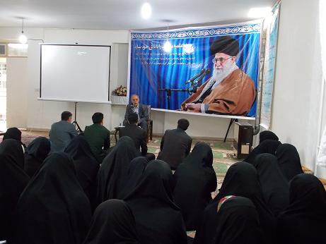 دوره آموزشی سبک زندگی سالم در مدرسه فاطمیه شهرکرد