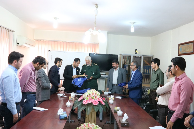 نشست روز مقاومت، ایثار و پیروزی در اداره کل کتابخانه های عمومی استان
