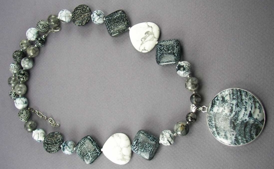 آمولت یا حرز یا طالع بینی