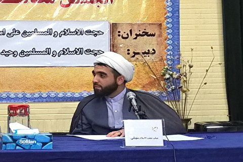 مباحث اجتماعی در آثار اسلامی پررنگ است