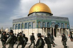 بازداشت ۱۵ فلسطینی در کرانه باختری/ هتاکی مجدد شهرک‌نشینان به مسجدالاقصی