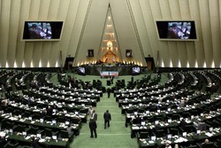 وکلای ملت صلاحیت دو وزیر جدید را بررسی می‌کنند| آذری جهرمی در راه بهارستان