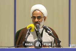 روحانیت مهمترین عامل استقامت ملت است