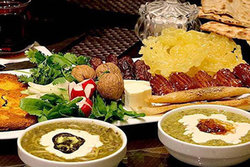 باید و نبایدهای تغذیه در افطار و سحر/ رفع تشنگی با اسپری گلاب