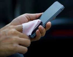 ضدعفونی نادرست تلفن همراه باعث خرابی آن می‌شود
