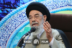 اظهارات امام جمعه اصفهان در خصوص برخورد با بی‌حجاب‌ها