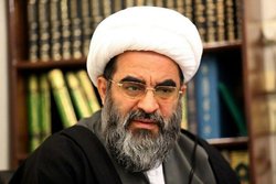 زنان باید در تربیت جامعه در نظام جمهوری اسلامی نقش محوری داشته باشند