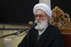 پیامبر اکرم و ائمه اطهار؛ تبیین کنندگان قرآن کریم