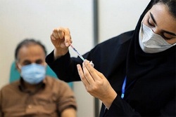 حدود ۴۰ درصد ایرانی ها دز اول واکسن کرونا را دریافت کردند