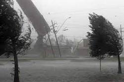 جانباختن ۶ تن از هموطنانمان در بندر چابهار در اثر طوفان امروز