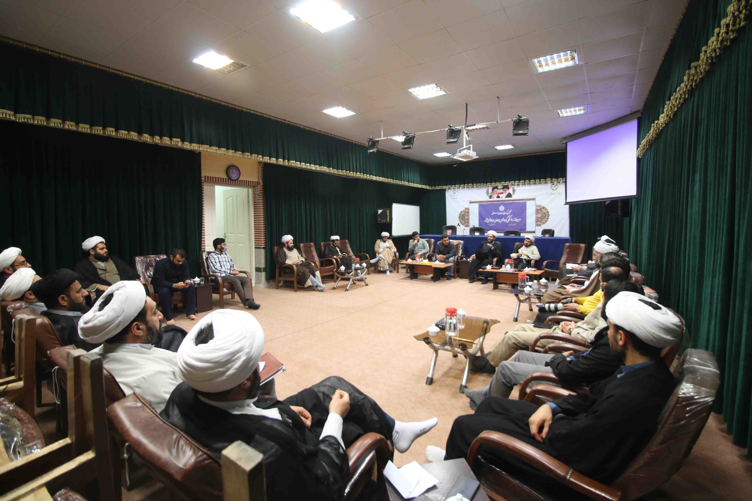 از تشکیل ۲۱۰۰ کارگروه جهادی حوزوی تا جمع آوری روایات خدمت رسانی