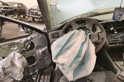 پاسخگو نبودن خودرو سازان ایرانی در قبال ایربگ های باز نشده