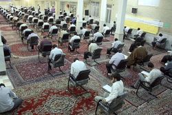 آزمون ورودی مدارس علمیه کرمانشاه برگزار شد