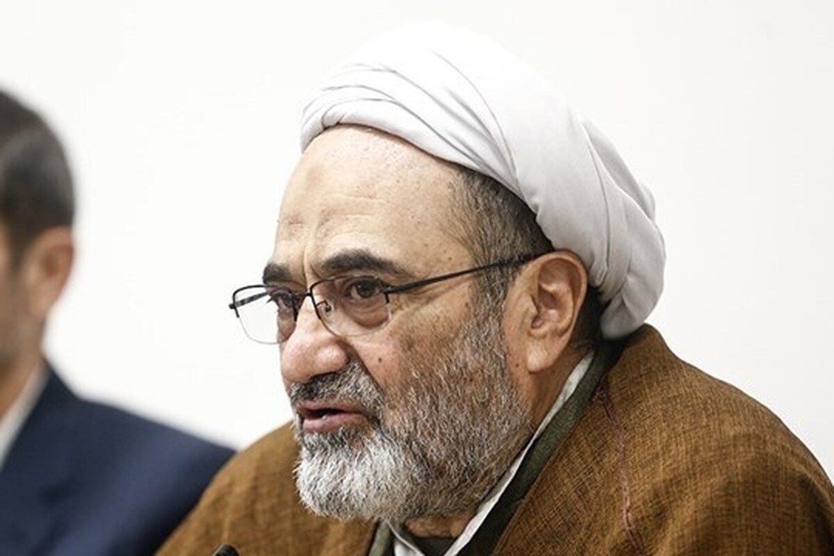 انقلاب اسلامی از نظریه نظام انقلابی تا ابد دفاع می‌کند