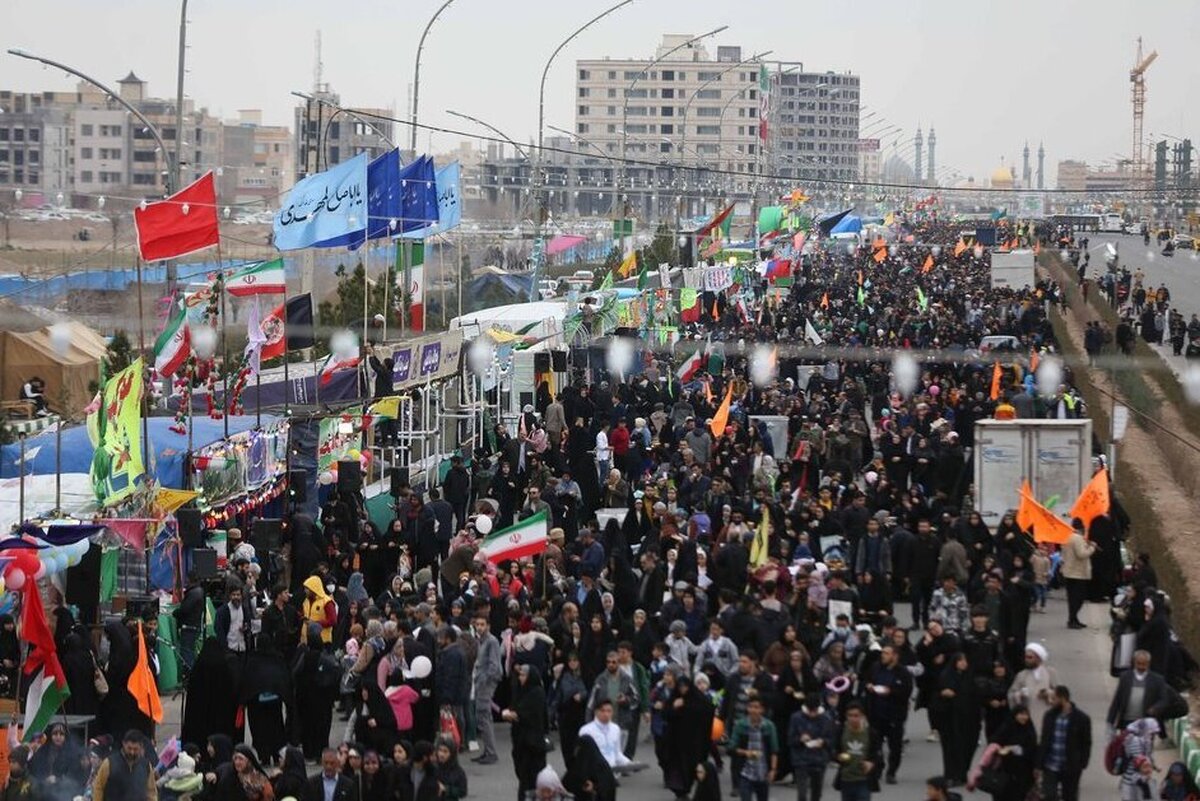 قدم در جاده بدون مرز/ دلدادگانی که به عشق صاحب الزمان به جاده عاشقی زدند