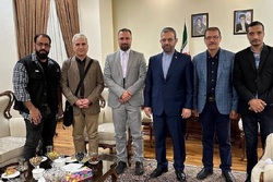نویسندگان و شاعران ایرانی با سفیر ایران در تاجیکستان دیدار کردند