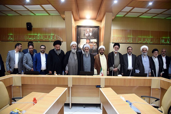 جلسه جامعه روحانیت شیراز با حضور روحانیون جبهه مقاومت اسلامی+عکس