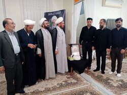 حضور نمایندگان آیت الله اعرافی در منزل مرحوم آیت الله فاضل گلپایگانی