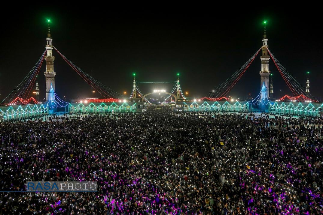 جشن بزرگ محفل امام زمانی‌ها در مسجد مقدس جمکران برگزار شد/ رونمایی از تولیدات هوش مصنوعی فصل سوم محفل